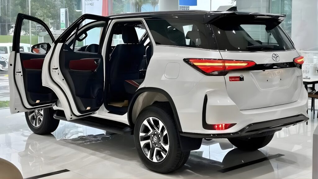 Toyota Fortuner 2025 Update: Aggressive Styling, Refined Engine and 7-Seater Practicality